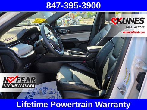Used 2025 Jeep Compass Limited AWD/4WD image 27