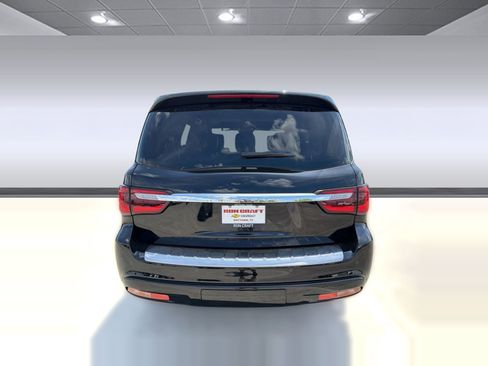 Used 2023 INFINITI QX80 Sensory w/ All-Season Package image 9