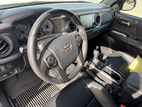 Certified 2023 Toyota Tacoma TRD Off-Road w/ TRD Premium Off Road Package image 12
