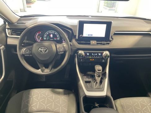 Used 2025 Toyota RAV4 XLE FWD image 17