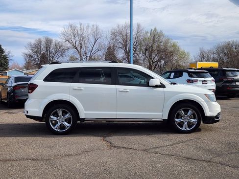 Used 2017 Dodge Journey Crossroad FWD image 2