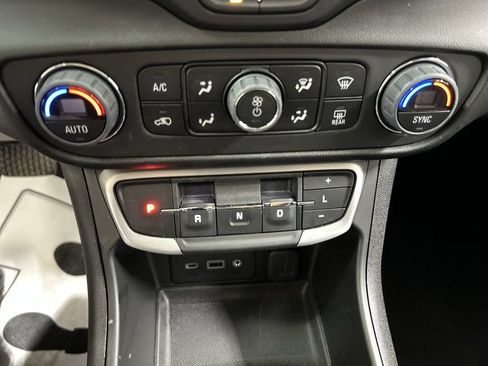 Certified 2023 GMC Terrain SLE w/ Driver Convenience Package AWD/4WD image 16