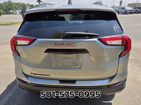 Used 2023 GMC Terrain SLE w/ Driver Convenience Package FWD image 4