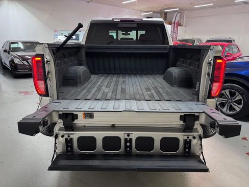 Used 2021 GMC Sierra 1500 Elevation w/ Preferred Package image 5