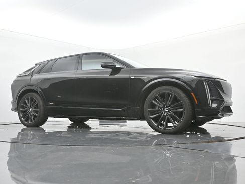New 2026 Cadillac Lyriq V image 21