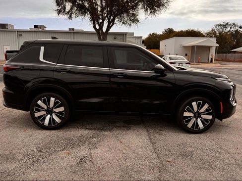 New 2026 Mitsubishi Outlander SE FWD image 9