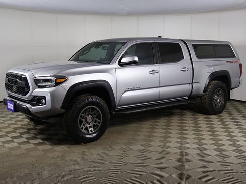 Used 2020 Toyota Tacoma TRD Off-Road AWD/4WD image 5