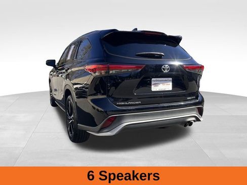 Used 2022 Toyota Highlander XSE image 3