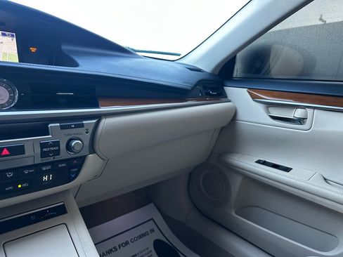 Used 2015 Lexus ES 300h image 56