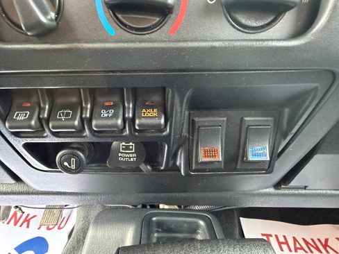 Used 2004 Jeep Wrangler Rubicon w/ Dual Top Group AWD/4WD image 37