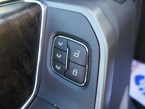 New 2026 Ford F250 Lariat w/ Black Appearance Package AWD/4WD image 18