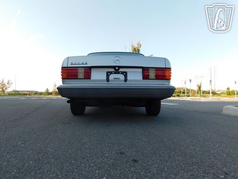 Used 1990 Mercedes-Benz 300 SE image 17