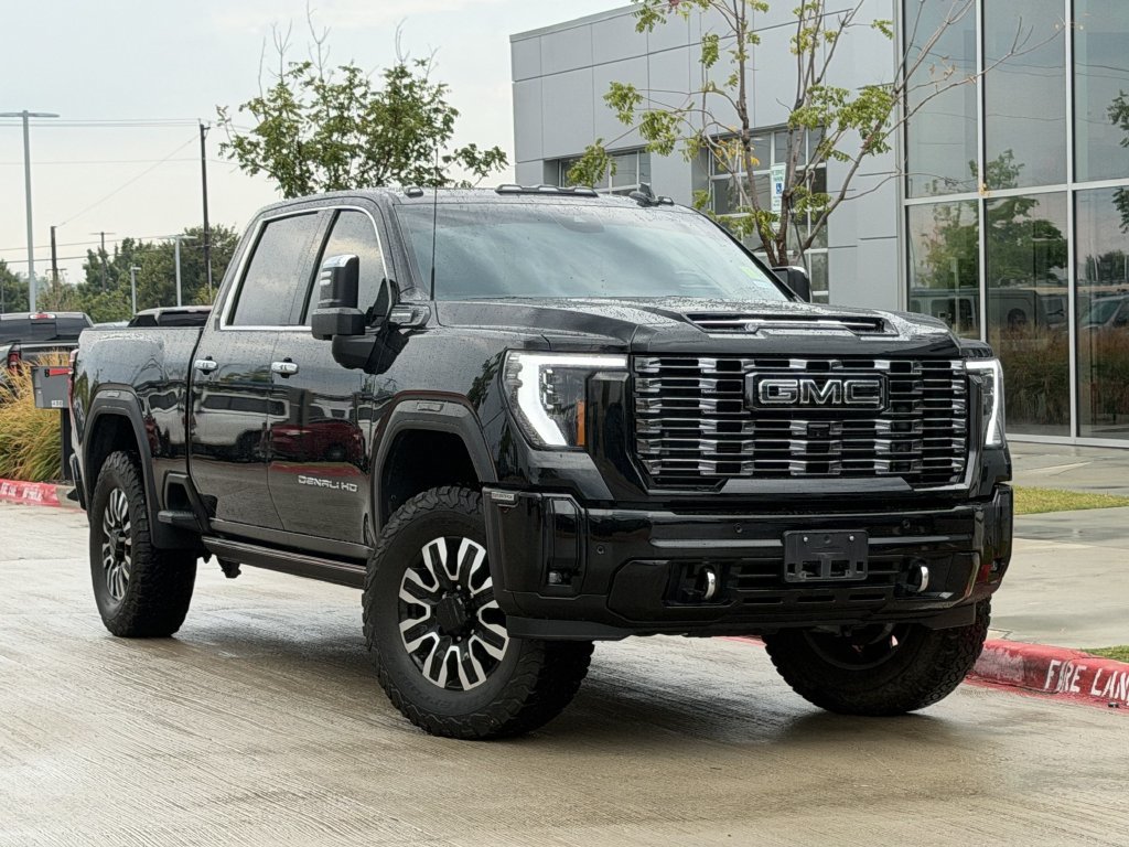 Used 2025 GMC Sierra 2500 Denali Ultimate AWD/4WD image 2