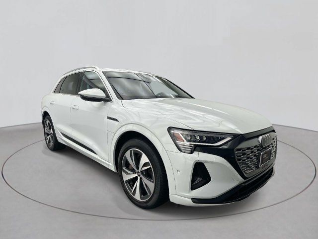 Certified 2024 Audi Q8 e-tron Premium Plus w/ Premium Plus Package AWD/4WD image 5