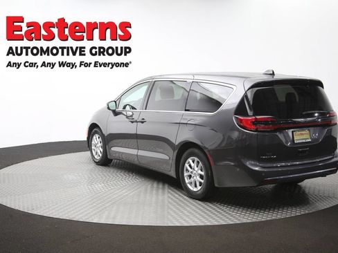 Used 2023 Chrysler Pacifica Touring-L FWD image 66