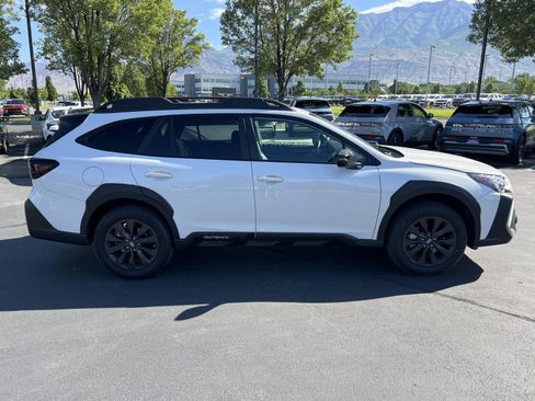 Used 2025 Subaru Outback Onyx Edition AWD/4WD image 6