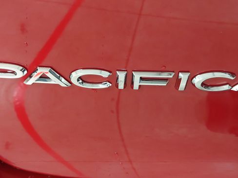 New 2026 Chrysler Pacifica Select image 32