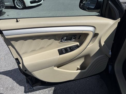 Used 2014 Ford Taurus SE FWD image 10