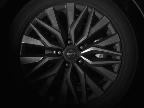 Used 2025 Nissan Altima 2.5 SV FWD image 16
