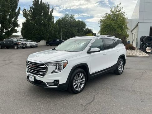 Used 2024 GMC Terrain SLT AWD/4WD image 8