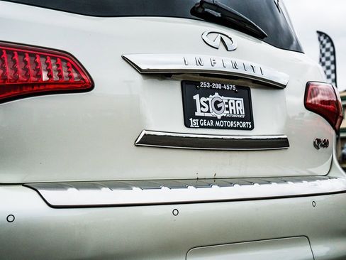 Used 2017 INFINITI QX80 4WD w/ Deluxe Technology Package image 12
