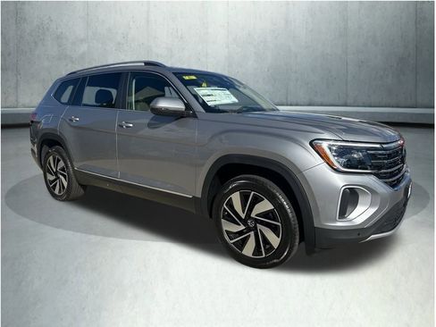 New 2026 Volkswagen Atlas SEL image 4