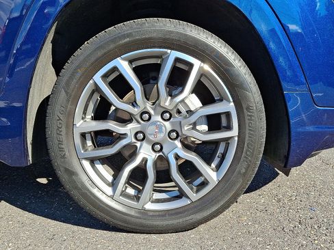 Used 2022 GMC Terrain Denali w/ LPO, 'HIT The Road' Package image 8