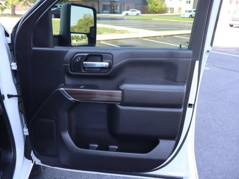 Used 2022 Chevrolet Silverado 3500 LT AWD/4WD image 29