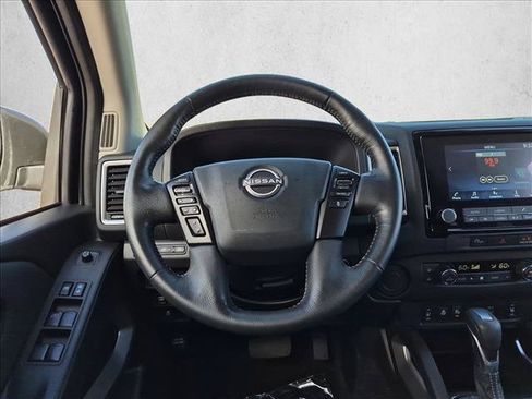 Used 2024 Nissan Frontier SV w/ SV Convenience Package RWD image 13