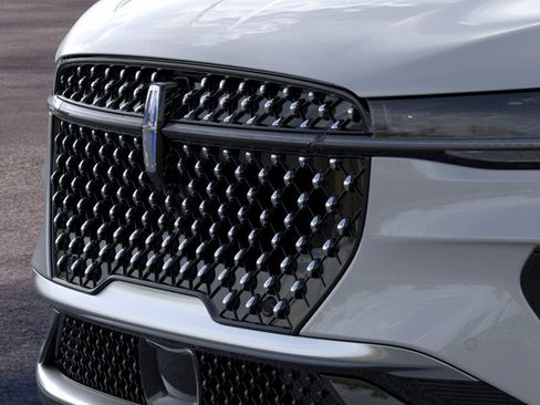 New 2026 Lincoln Nautilus Premier AWD/4WD image 17