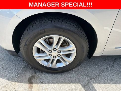 Used 2019 Buick Enclave Essence FWD image 35
