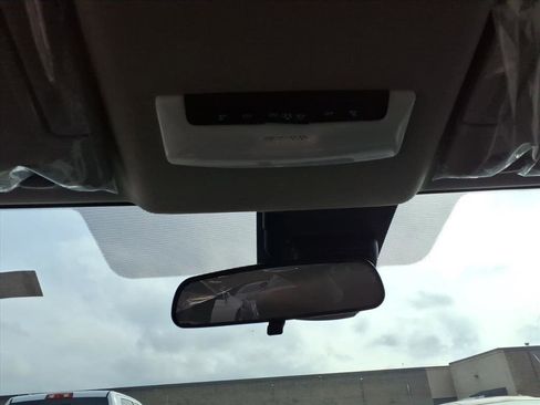 New 2025 Nissan Versa SV w/ Trunk Package image 25