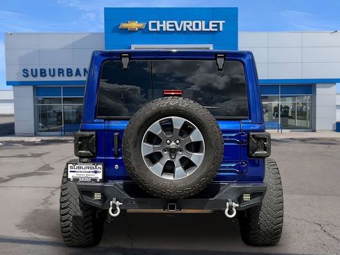 Used 2018 Jeep Wrangler Unlimited Sahara image 4