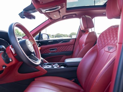 Used 2021 Bentley Bentayga AWD/4WD image 85