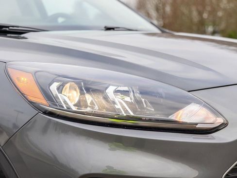 Used 2022 Ford Escape SE w/ Cold Weather Package image 12