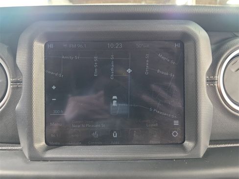 Used 2021 Jeep Gladiator Overland w/ Popular Equipment Package image 23