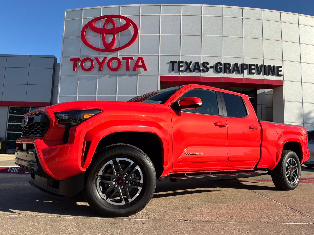 Used 2024 Toyota Tacoma TRD Sport w/ TRD Sport Premium Package RWD image 2