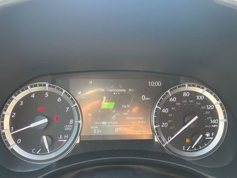 Used 2022 Toyota Highlander XSE FWD image 29