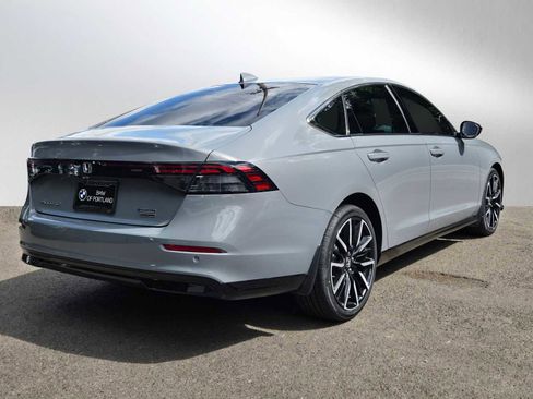 Used 2024 Honda Accord Touring image 3