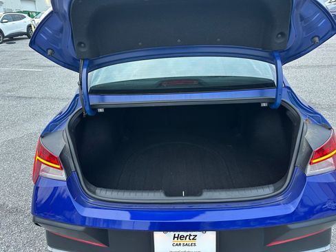 Used 2025 Hyundai Elantra SEL image 29