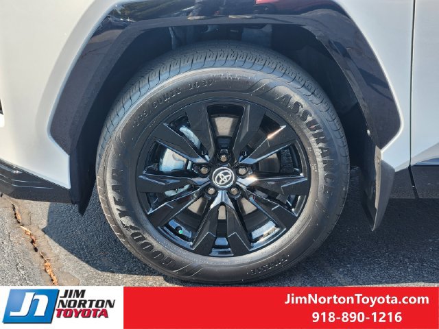 Used 2026 Toyota RAV4 SE AWD/4WD image 12