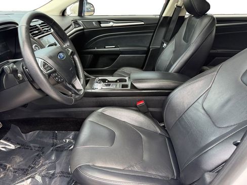 Used 2017 Ford Fusion Titanium FWD image 9