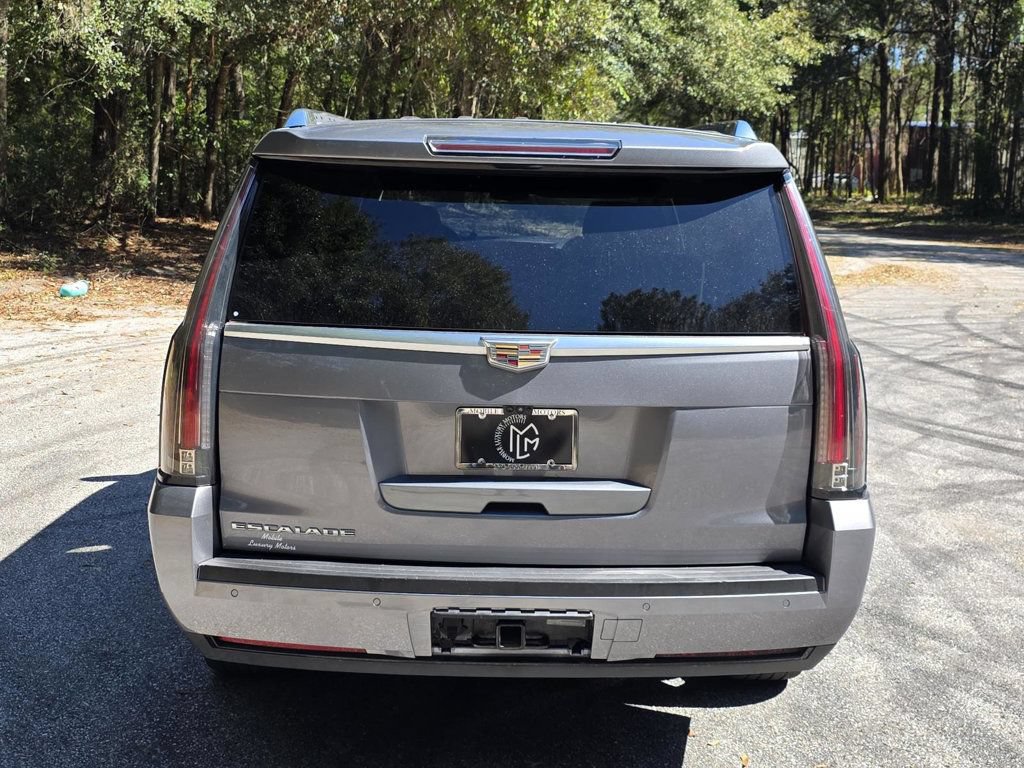 Used 2019 Cadillac Escalade ESV Luxury RWD image 3