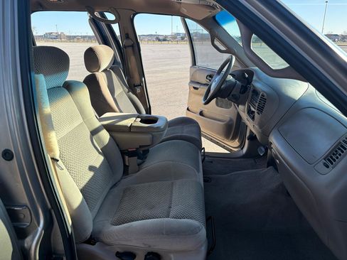 Used 2001 Ford F150 XLT image 16