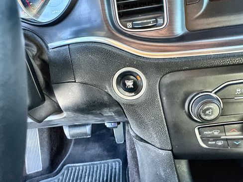 Used 2016 Dodge Charger SE image 15