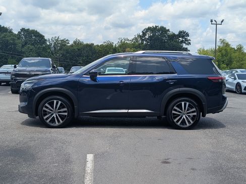 Used 2025 Nissan Pathfinder Platinum w/ Cargo Package FWD image 6