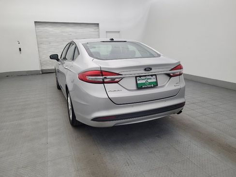 Used 2018 Ford Fusion SE w/ Fusion SE Technology Package image 6