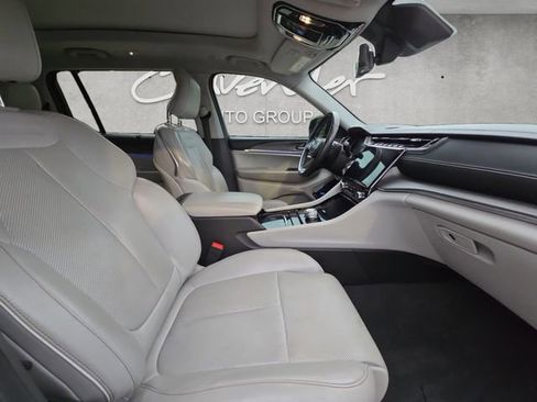 Used 2022 Jeep Grand Cherokee L Overland w/ Luxury Tech Group IV RWD image 24