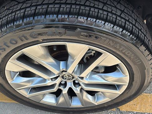 Used 2022 Toyota RAV4 XLE Premium FWD image 12