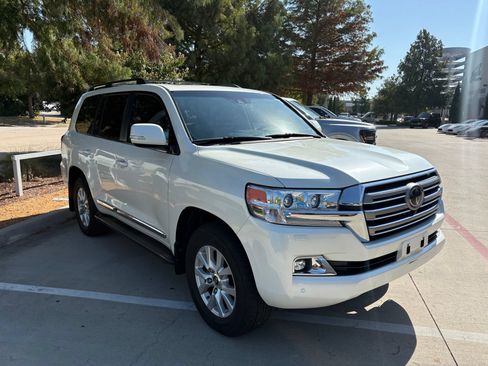 Used 2020 Toyota Land Cruiser AWD/4WD image 3